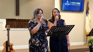 Мы так скупы порою в покаянии! | А жизнь, как роза: то цветет, то колется