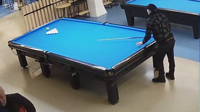 Пока ждёшь партнера по игре, можно сыграть своего от трёх бортов! Покажу и научу!