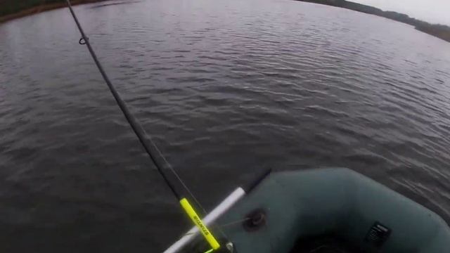 Ловля щуки в дощ на закинутому кар'єрі смотреть онлайн