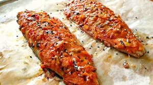 Скумбрия под шубой. Рыба запеченная с овощами. Простой и вкусный рецепт! 4К.