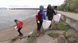 В День одной из величайших рек планеты на берегах Волги прошла масштабная генеральная уборка