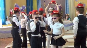 "Танец  кротов  с  шляпами", подготовительная группа