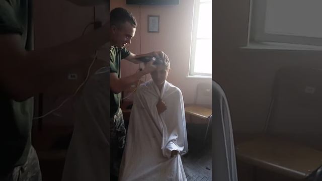 Стрижка в армії смотреть онлайн