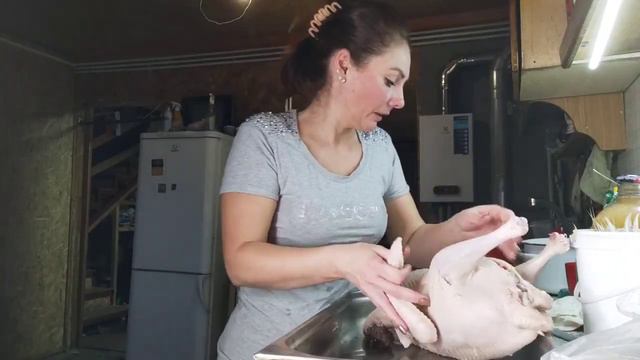 Завалили индейку.Разделала.Индейка с яйцами смотреть онлайн