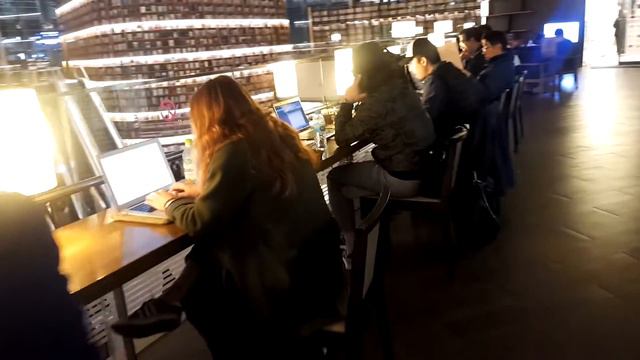 Starfield Library (COEX Mall, Seoul) смотреть онлайн