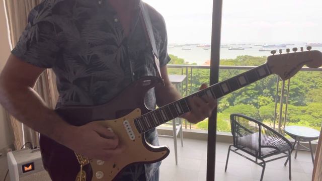 Fender squire strat 40th anniversary with Morgan RCA35 amplifier смотреть онлайн