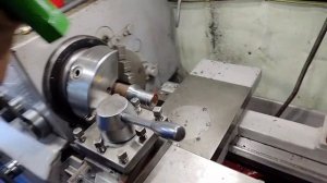 Резьба трапецеидальная, с заморочками. Левая и правая.