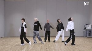 TXT (투모로우바이투게더) ‘Devil by the Window’ Dance Practice