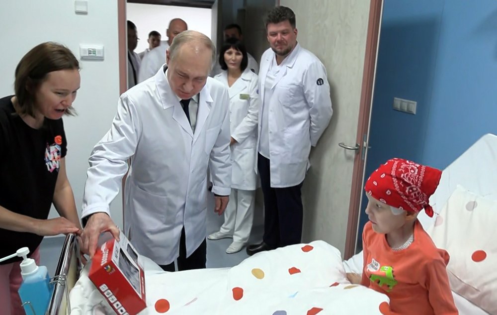 Путин посетил медицинский центр имени Дмитрия Рогачева / События на ТВЦ