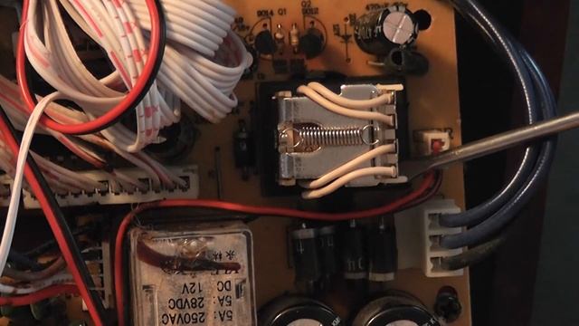 Пропадает звук на одной из колонок акустической системы смотреть онлайн