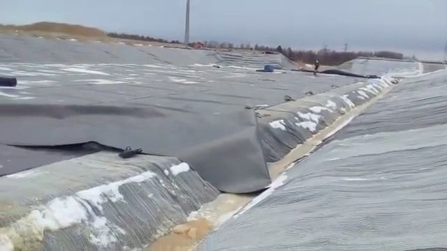 удаление льда при монтаже бентоматов и геомембраны смотреть онлайн