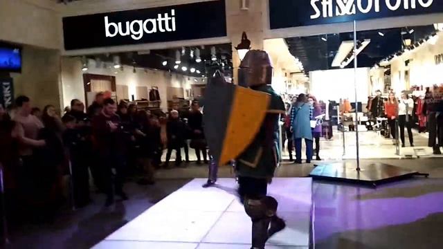 Бой рыцарей в доспехах 2018