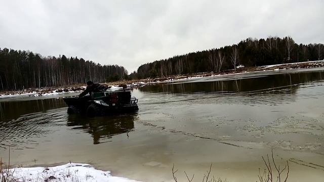 #Вездеход переломка.Каракат.Первые испытания на воде.Хорошая примета-встреча на пути караката Зис-5