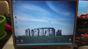 Ему очень много лет, а он продолжает работать. Ретро ноутбук Samsung V30