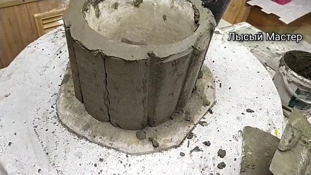 Завалялось битое пластиковое ведро хотел выкинуть но включил реставратора  и сделал из него вазон смотреть онлайн