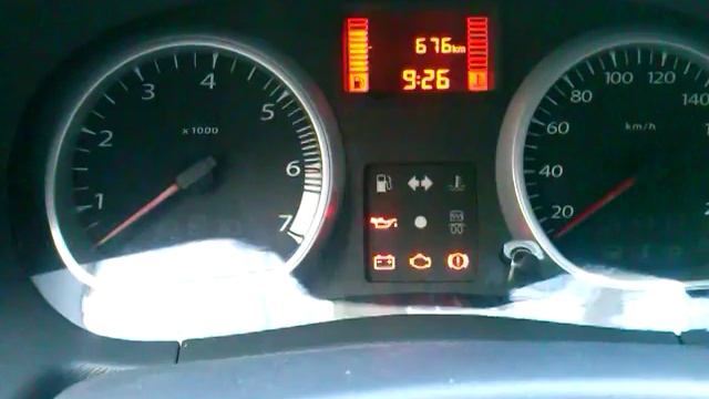 Рено дастер. Горит масленка 2 сек. после запуска двигателя смотреть онлайн
