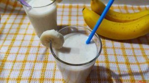 Молочный банановый коктейль