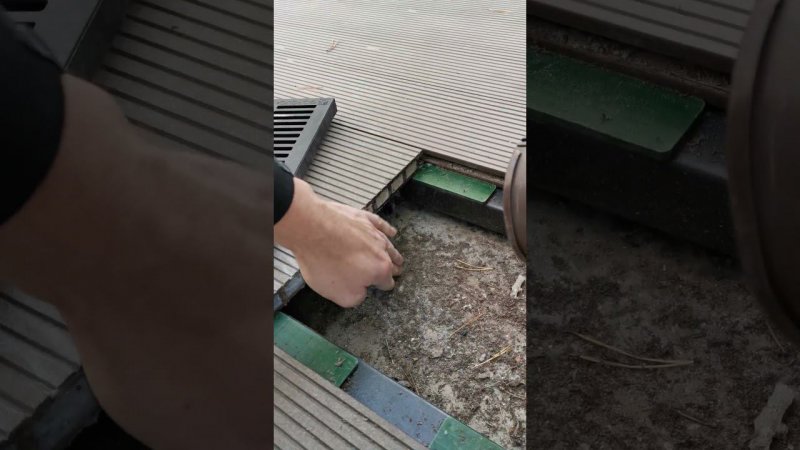 Сделали вырез в террасе под деревья ДПК