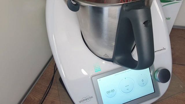 Клубничное , воздушное мороженое // Erdbeereis // Softeis смотреть онлайн