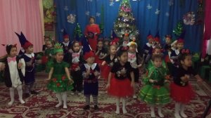 "Жаңа жыл" биі. Новогодний танец малышей. 58-і бала бақша. "Балапан" тобы. Алматы қаласы.
