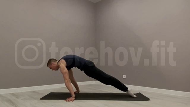 Упражнения на плечи в домашних условиях "Статическая планка с уходом вперёд" смотреть онлайн