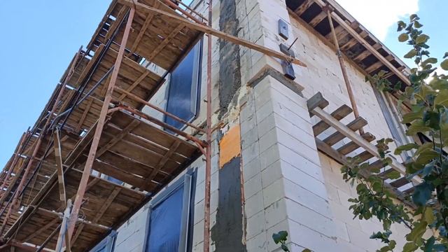 Приступили к утеплению фасадов дома ППС16ф с железобетонным каркасом с газобетоном СФТК Мокрый Фаса смотреть онлайн