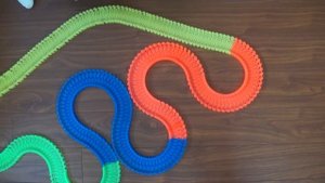 Чудесный гибкий трек для машинок