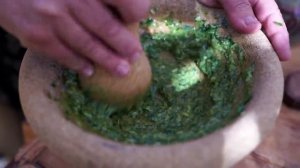 Приготовление целой осетровой рыбы на углях в лесу Азербайджанская Кухня Деревенская Кухня  Рецепты