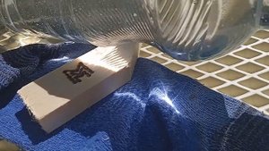 Как бутылка с водой может привести к пожару
