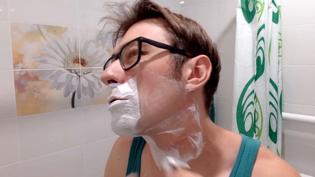 Обзор бритья - автошейв лосьон Floid mentolado vigoroso, крем мыло для бритья Omega, станок Fatip смотреть онлайн