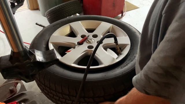 How to replace & reprogram TMPS sensors using MaxiTPMS tool -Tire Pressure Monitoring System relear смотреть онлайн