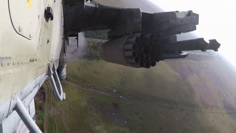 Сводка Минобороны РФ подкреплена кадрами совместной работы вертолетов Ка-52 и Ми-28