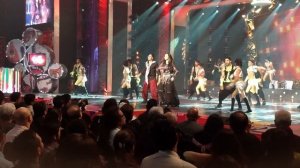 Mika Singh and Sonakshi Sinha Flirting on a Live Performance at GIMA awards !!