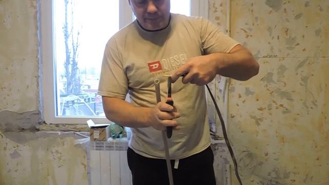 Ремонт в хрущёвке#5. Засовываем провод в гофру