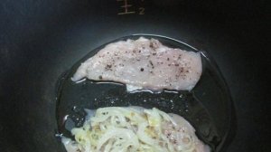 Куриное филе с помидором и сыром в мультиварке