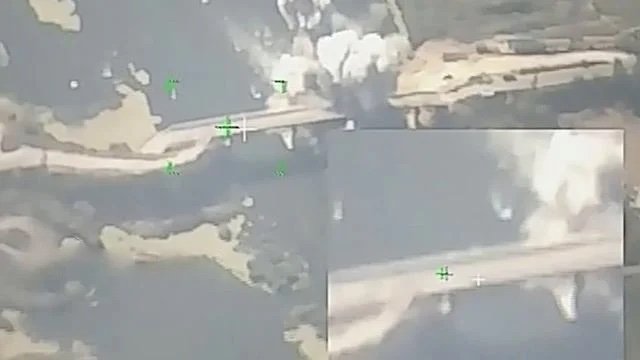 Су-34 ВКС РФ уничтожает мост ракетой Х-38