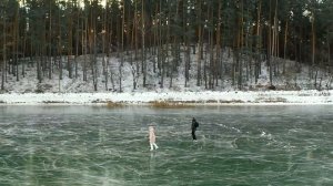 Катание на коньках по замерзшему озеру. Озеро Лебяжье, г. Казань