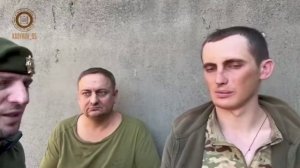 Украинские командиры бросили своих солдат в окопы к погибшим товарищам.