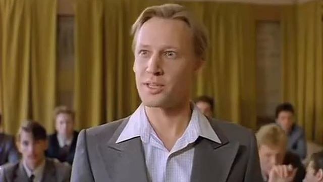 «Разведчик должен САМ погубить красивую женщину!» ;)