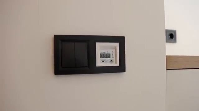 Супер продуманная однушка. Обзор квартиры 42 кв. м с гардеробной и отдельной спальней смотреть онлайн