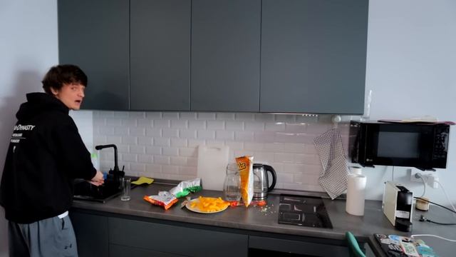 Я ПРИГОТОВИЛ ТЮРЕМНУЮ ШАУРМУ! смотреть онлайн