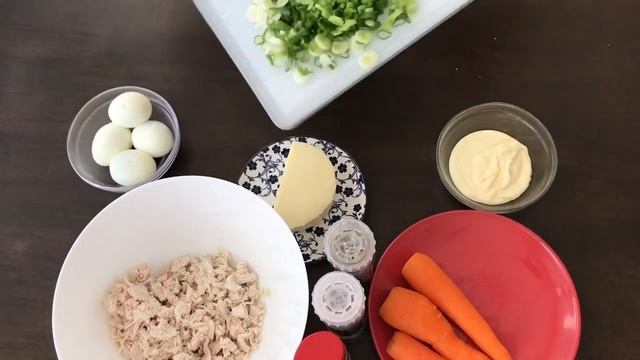 Весенние рецепт Вкусный салат с куриным филе! Любим его больше, чем Оливье! смотреть онлайн