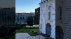 ? Доступ на территорию парка «Зарядье» временно закрыт в связи с поступившей информацией о нахожден