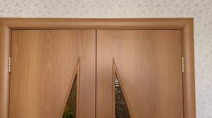 Замена разбитого стекла в распашной двери ДО/ПОСЛЕ