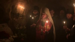 3 мая 2022. Радоница. Митрополит Тихон служит литию в Богом заданных пещерах.