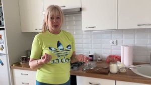 ОЧЕНЬ ДЕШЕВО ПРОДАЮ СПОРТИВНЫЙ КОСТЮМ И САПОГИ / АРИНА БЕЛАЯ