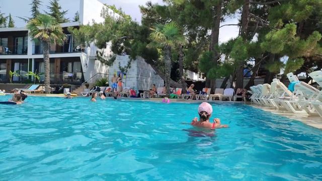 Путешествие по Крыму. Алушта. Малореченское. Отдых в парк-отеле "Московский"