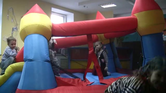 ДР Полины Ш. 14.12.2014. батут смотреть онлайн