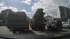 В Кургане водители не желают уступать дорогу