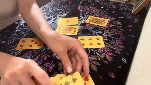 Что у крестового на душе, кто рядом, что его ждёт? смотреть онлайн